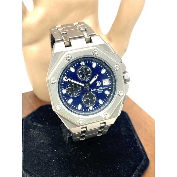 Smith & Wesson Titanium Men's Watch Blue Dial Date Quartz Chronograph 39mm - Picture 13 of 14